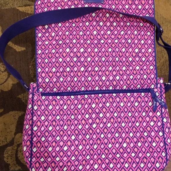 Vera Bradley cross body messenger bag - Picture 3 of 3